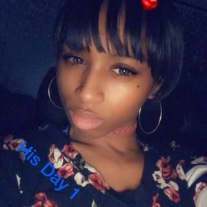 Meet your Posher, Olivia